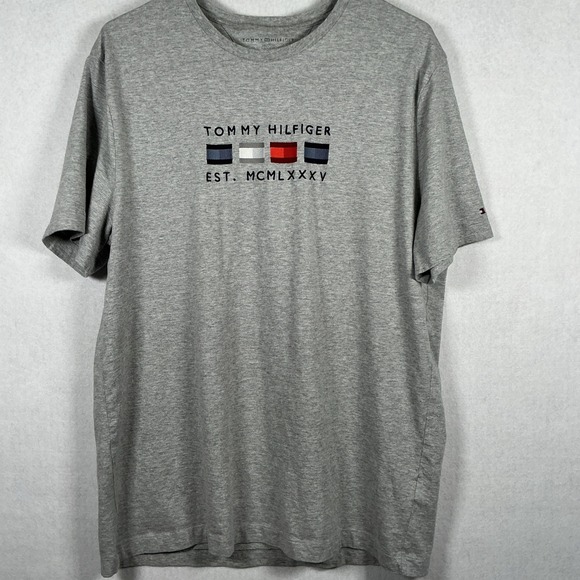 Tommy Hilfiger Gray Flag Tshirt Logo Mens Short Sleeve Size XL 100% Cotton‎ - Picture 1 of 9